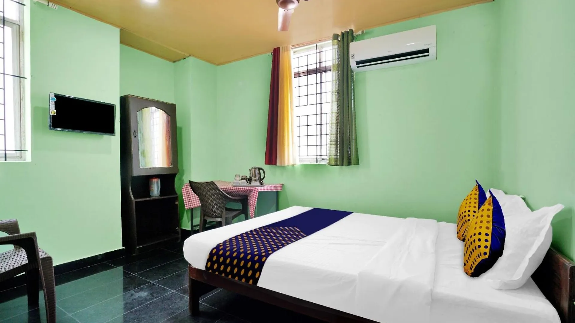 Hotel O Ashok Inn Kazhakuttam